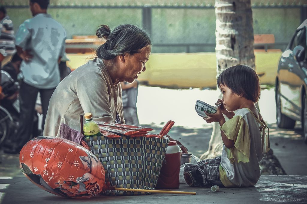 Bà cháu